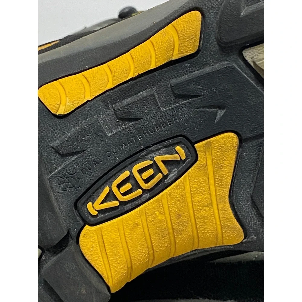 KEEN Summit County Men's 9 Winter Hiking Boots Waterproof Insulated Black